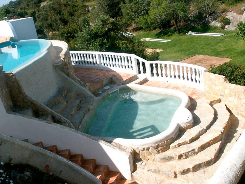 Construcción de piscinas de diseño en Roquetas de Mar